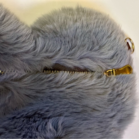 Plush Heart-Shaped Crossbody Bag, Gray, Gold Chain, Trendy & Cute Purse - Picture 12 of 14